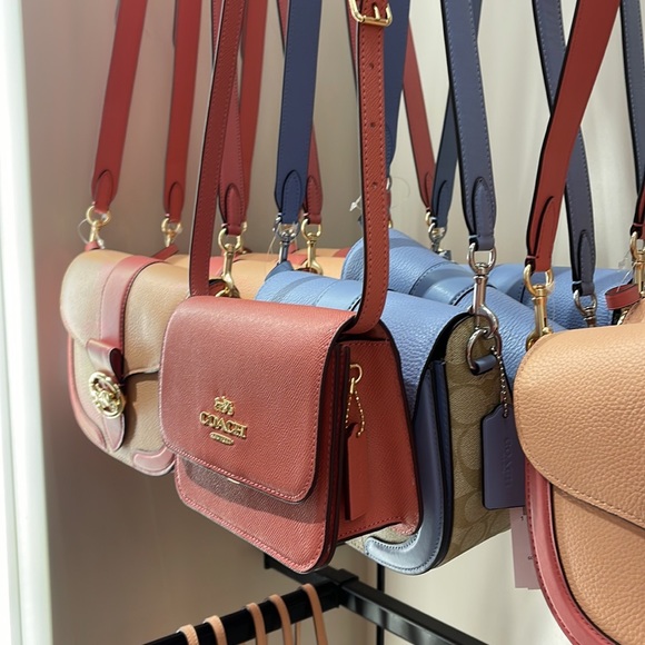 Coach Mini Brynn Crossbody Gold / Taffy - Picture 8 of 16